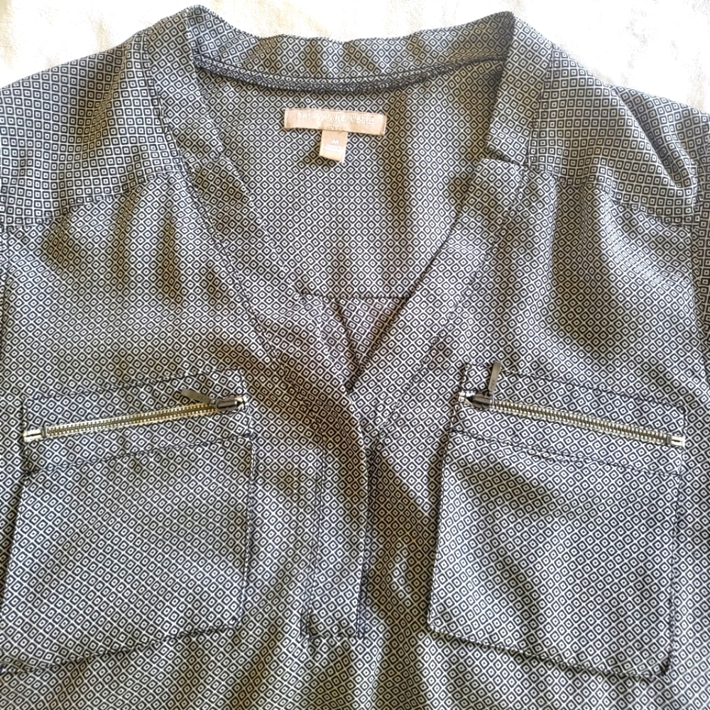 BANANA REPUBLIC Luxe V Neck Blouse - M